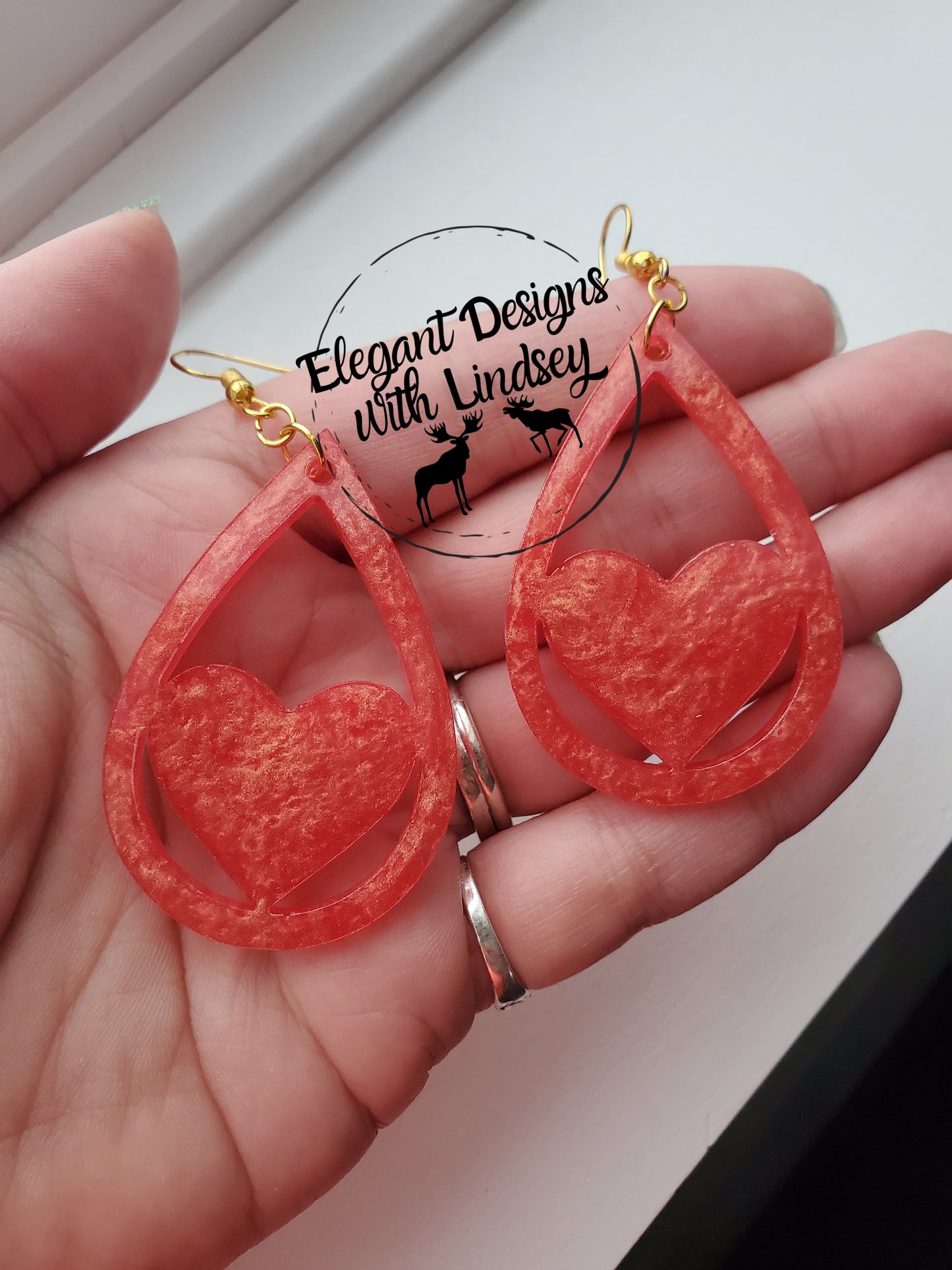 Red/gold heart resin earrings