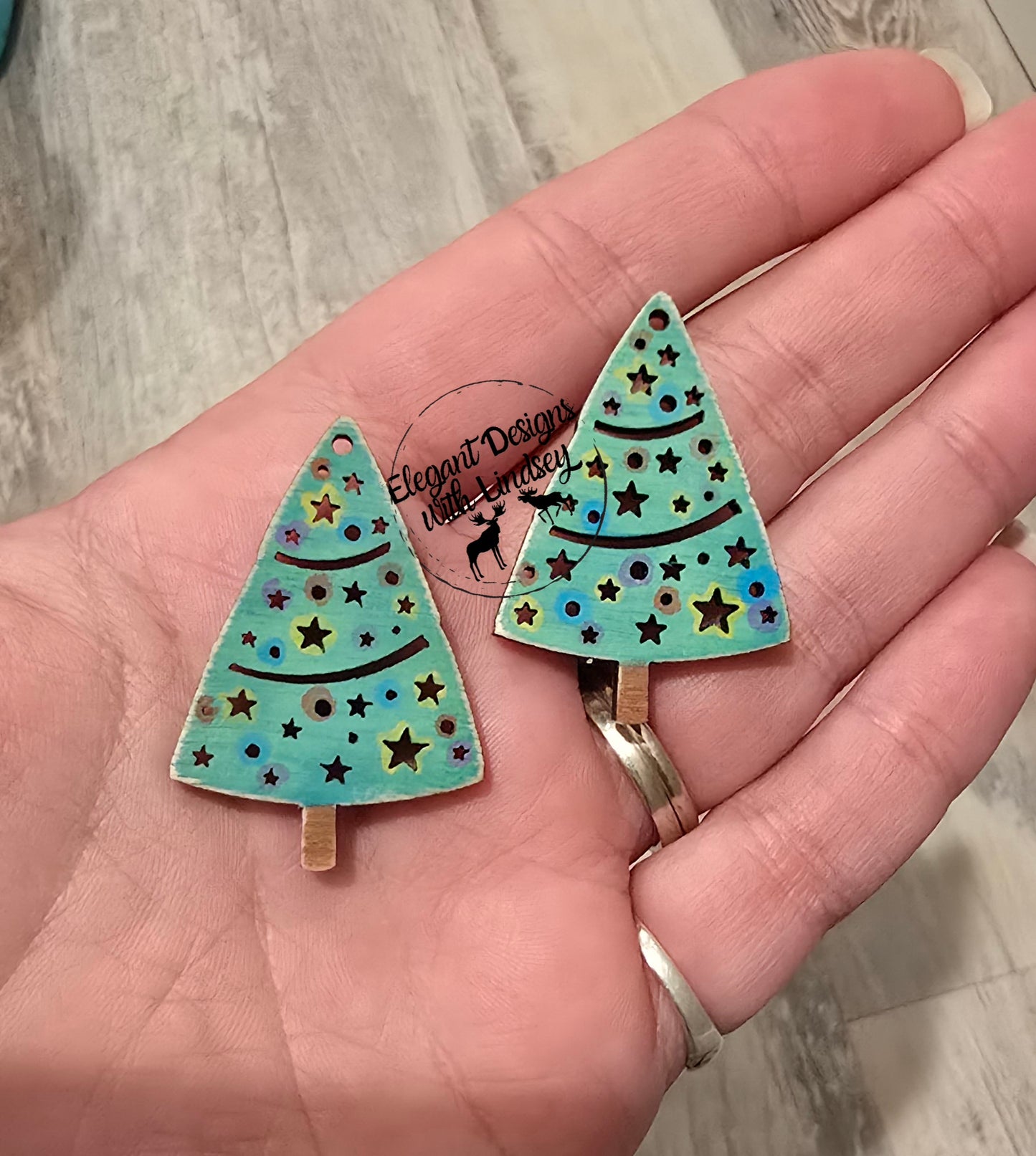 Scattered Star Tree With Bow Wood Earrings